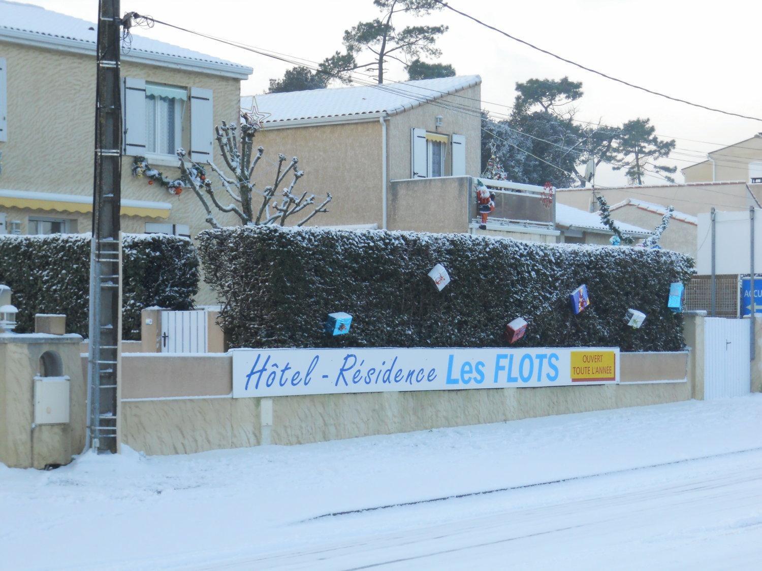 Hôtel Résidence Les Flots Saint-Palais-sur-Mer Exterior foto
