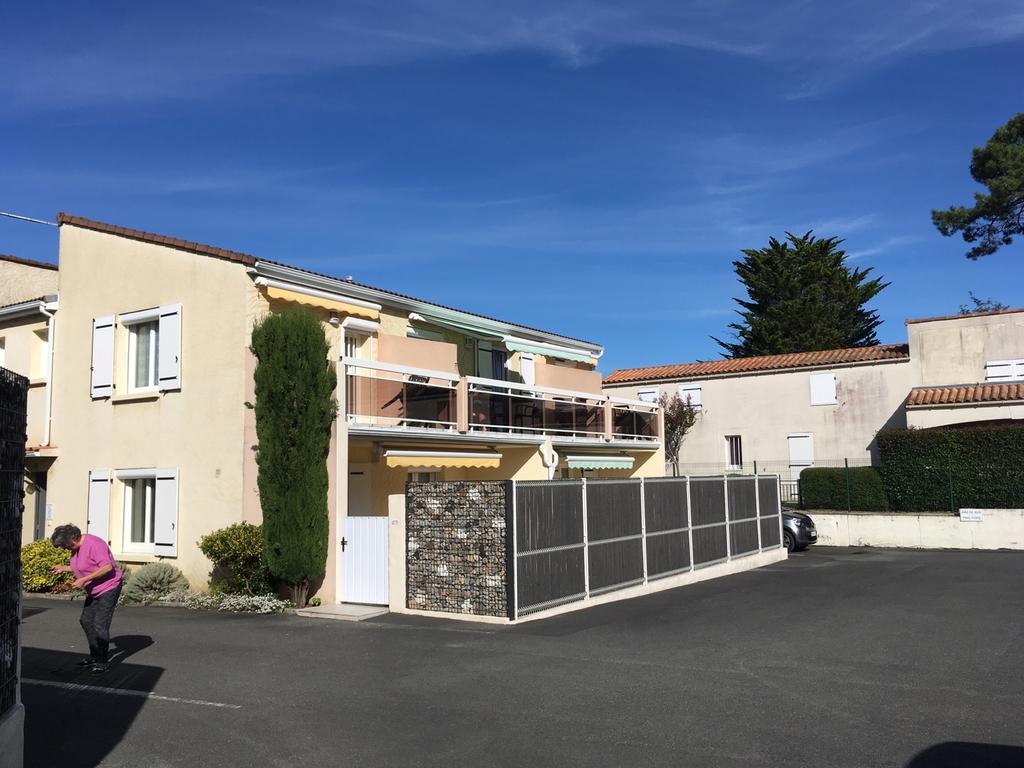 Hôtel Résidence Les Flots Saint-Palais-sur-Mer Exterior foto